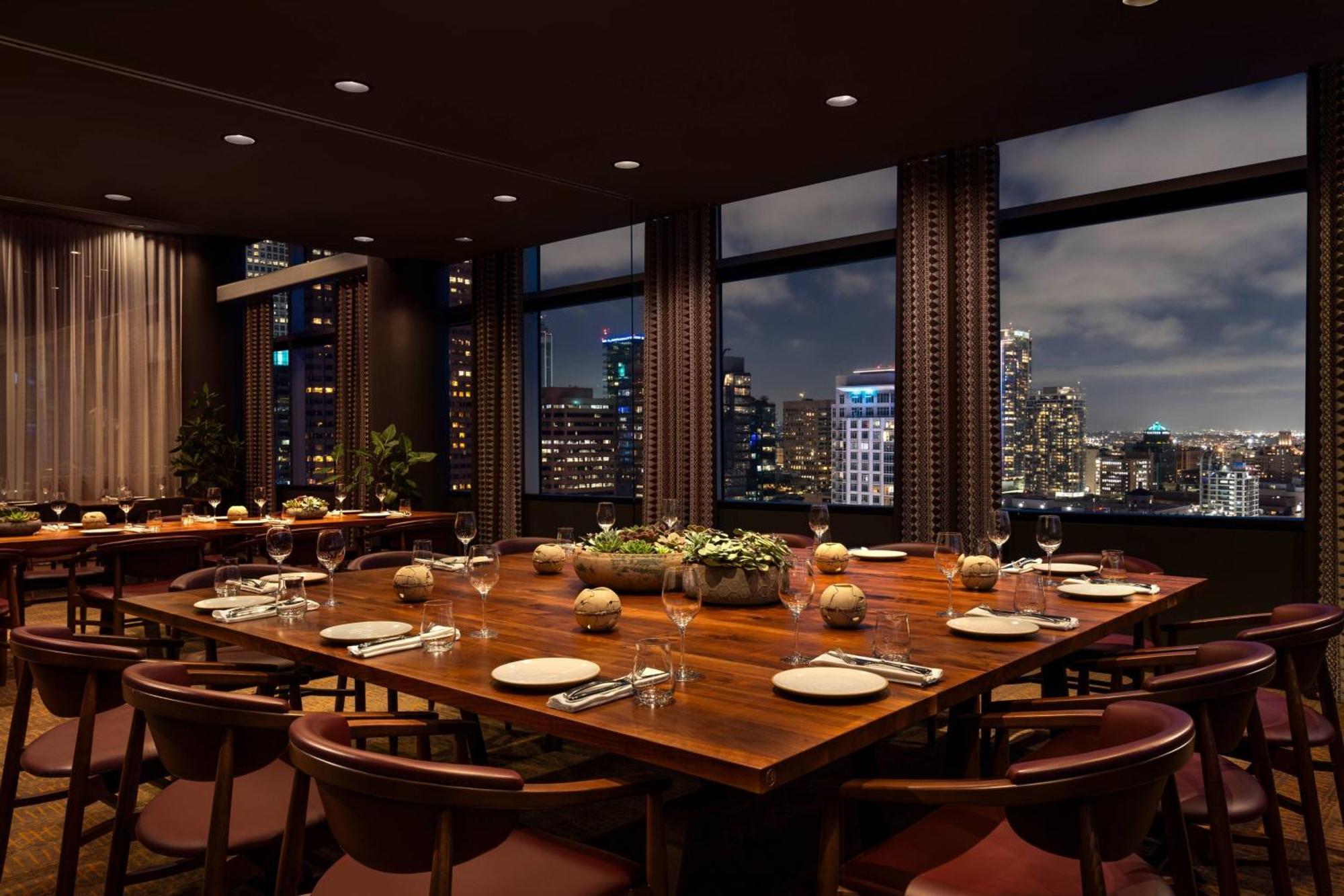 Hotel Jw Marriott Angeles L.a. Live 4*
